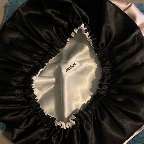 Bonnet - Picture 8 of 16